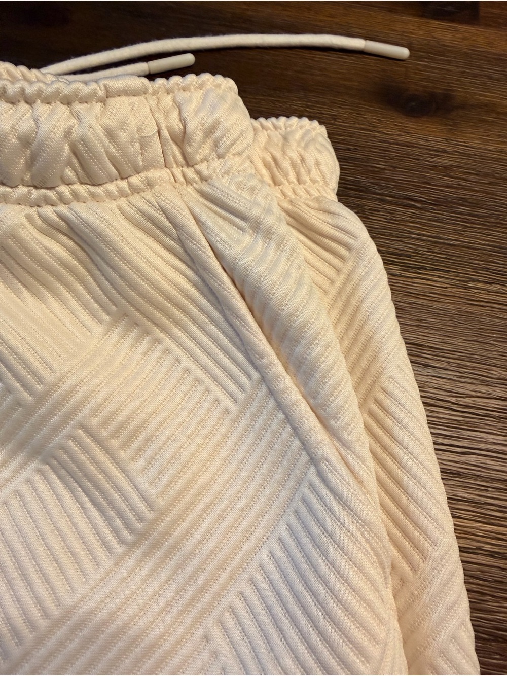 Women's Cream Textured Short Set - Picture 5 of 6